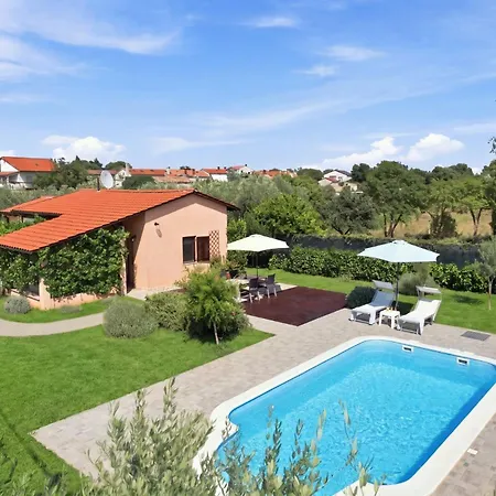 Casa Luka Vareski In Krnica By Istrabook Marčana