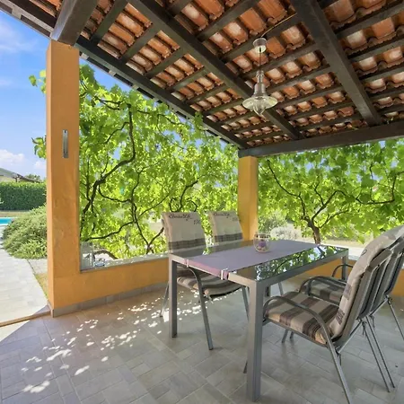 Casa Luka Vareski In Krnica By Istrabook וילה Marčana