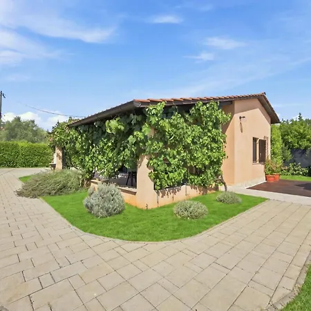 Casa Luka Vareski In Krnica By Istrabook Villa Marčana