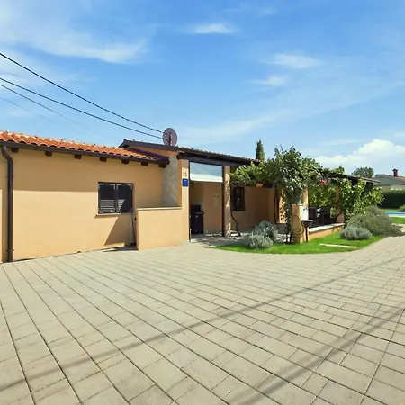 וילה Casa Luka Vareski In Krnica By Istrabook Marčana