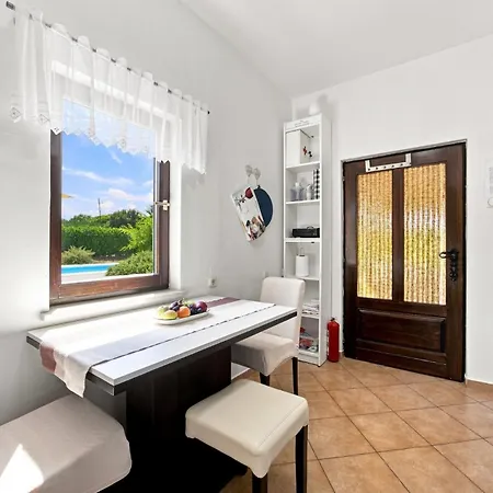 Casa Luka Vareski In Krnica By Istrabook *